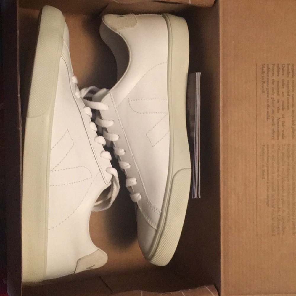 Veja Low Leather Extra White